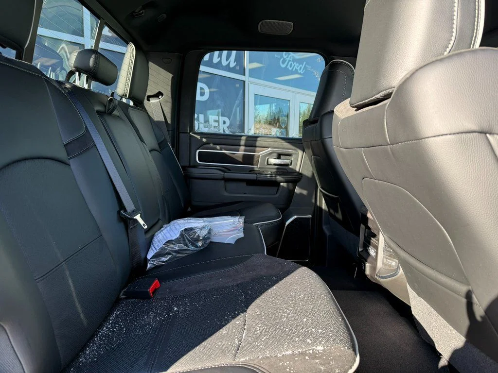 2026 RAM 3500 Laramie - Photo 13
