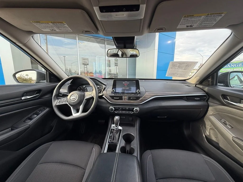 Used 2025 Black Nissan 2.5 SV image 18