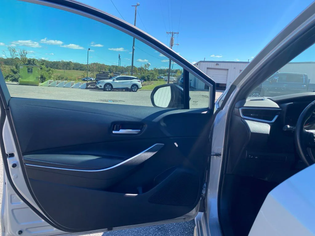 Used 2022  Toyota SE image 20