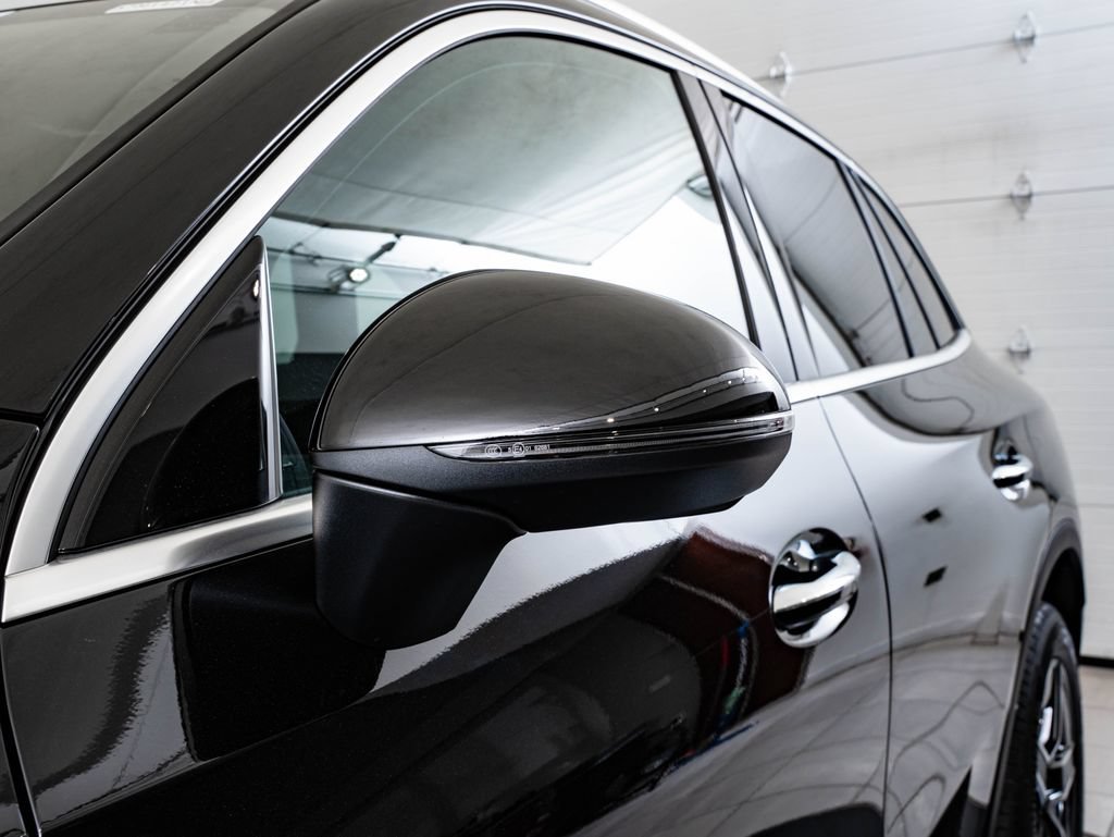 New 2026 Black Mercedes-Benz GLC 300 image 17