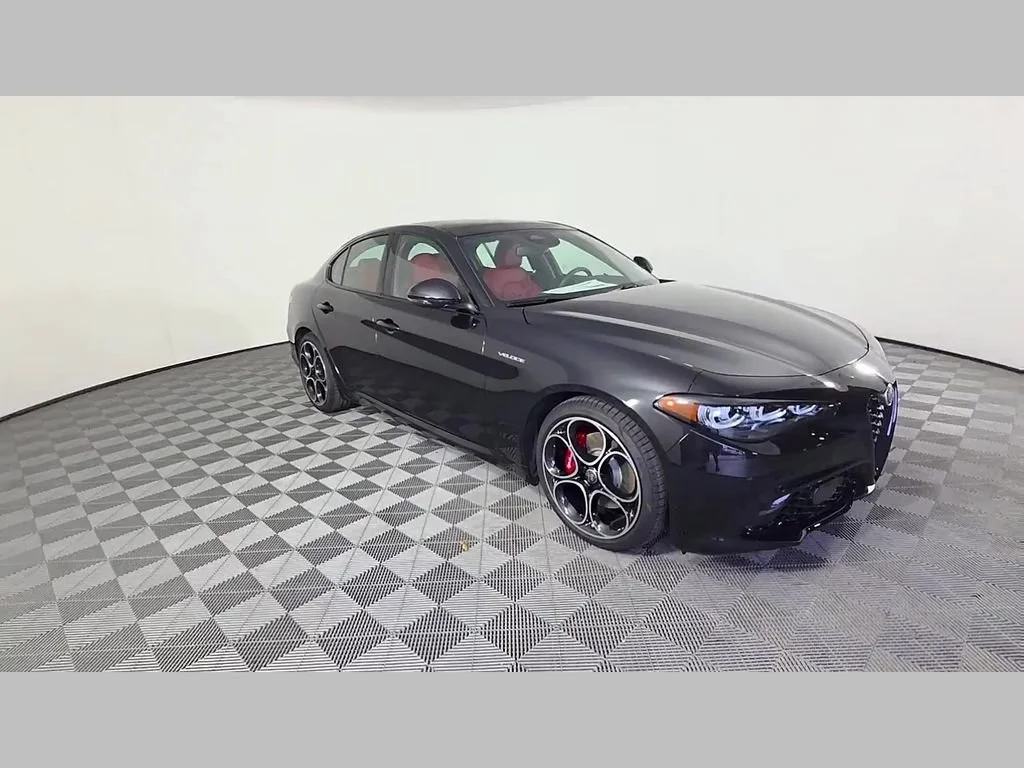 New 2026 Vulcano Black Metallic Alfa Romeo Base image 21