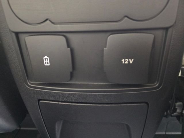 Used 2023 White Metallic Ford XLT image 9