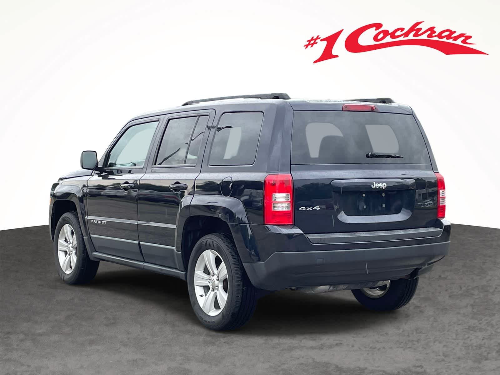 Used 2011 Blackberry Pearl Jeep Sport image 14