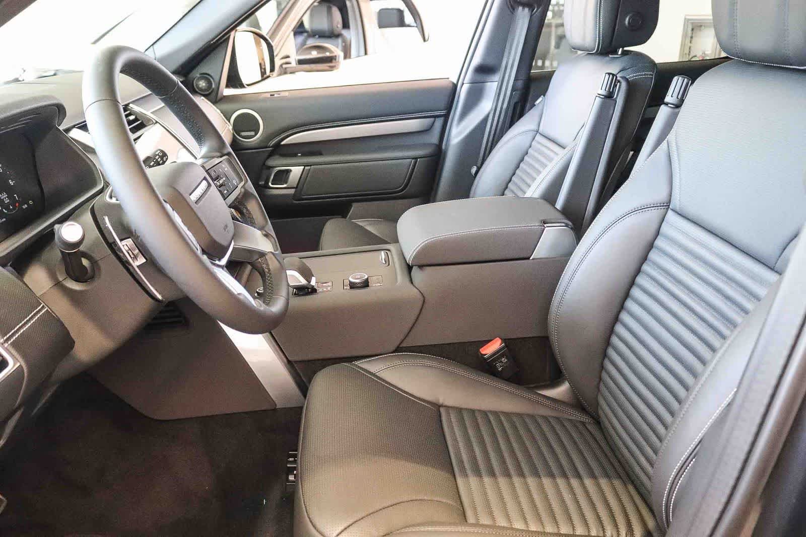 New 2026 Carpathian Grey Land Rover Dynamic SE image 16