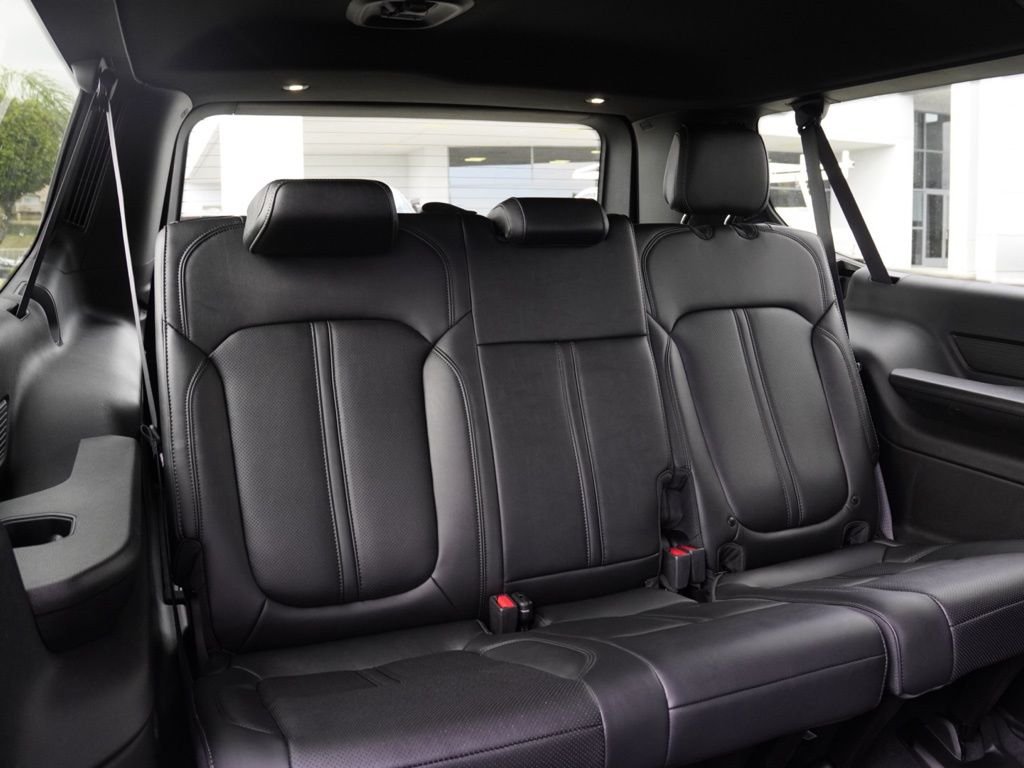 New 2026 Bright White Clear-Coat Exterior Paint Jeep Limited image 23