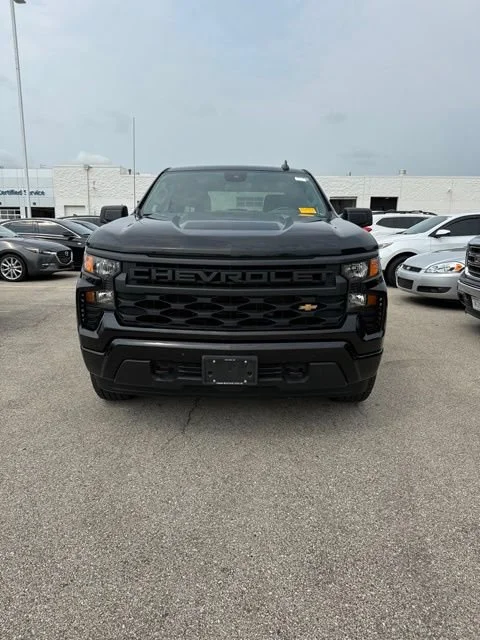 Used 2022 BLACK Chevrolet Custom image 2