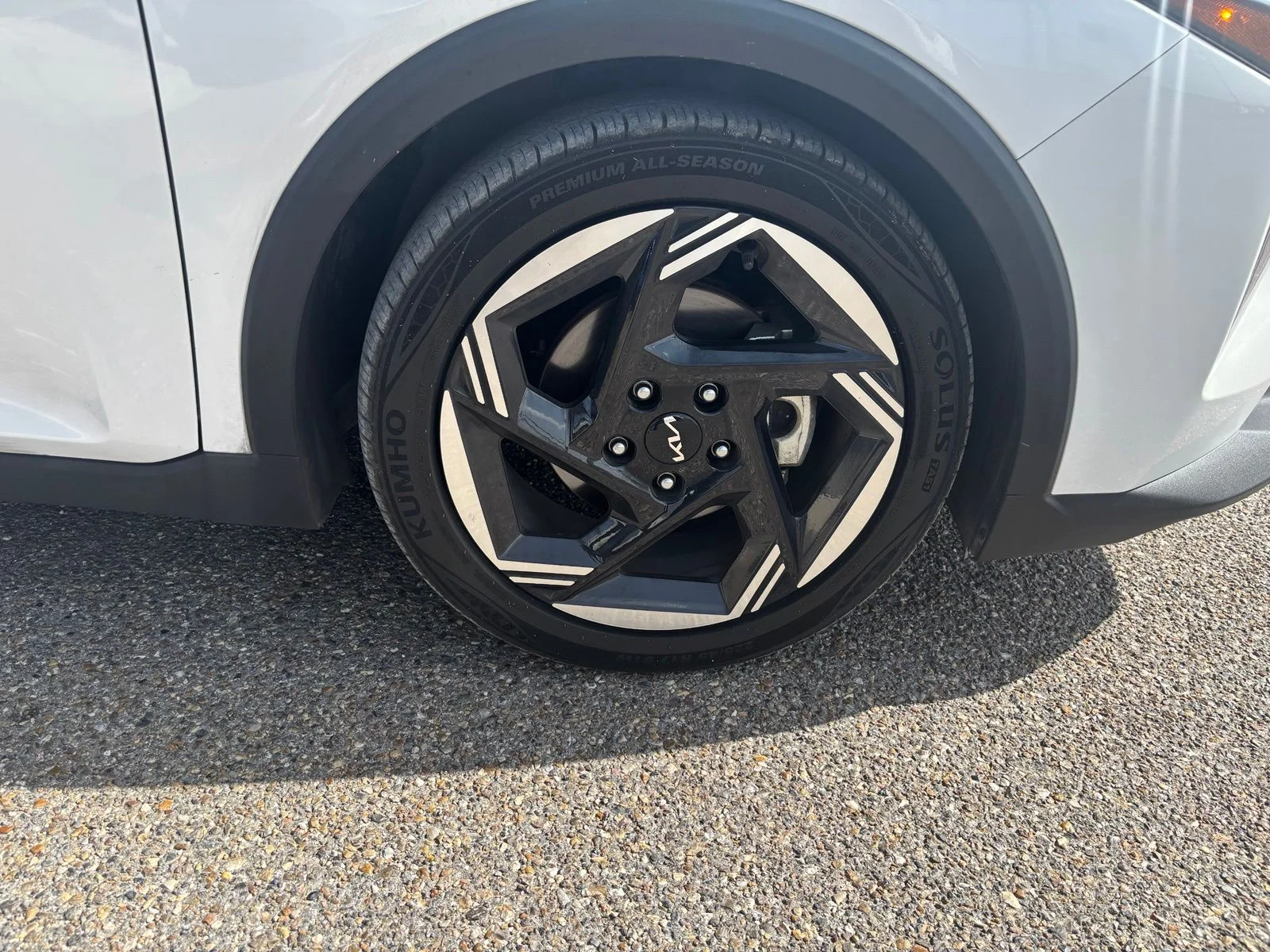 Used 2025 White Kia EX image 15