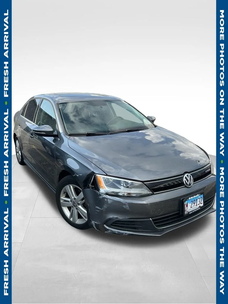 Used 2013 Black Volkswagen SEL image 1