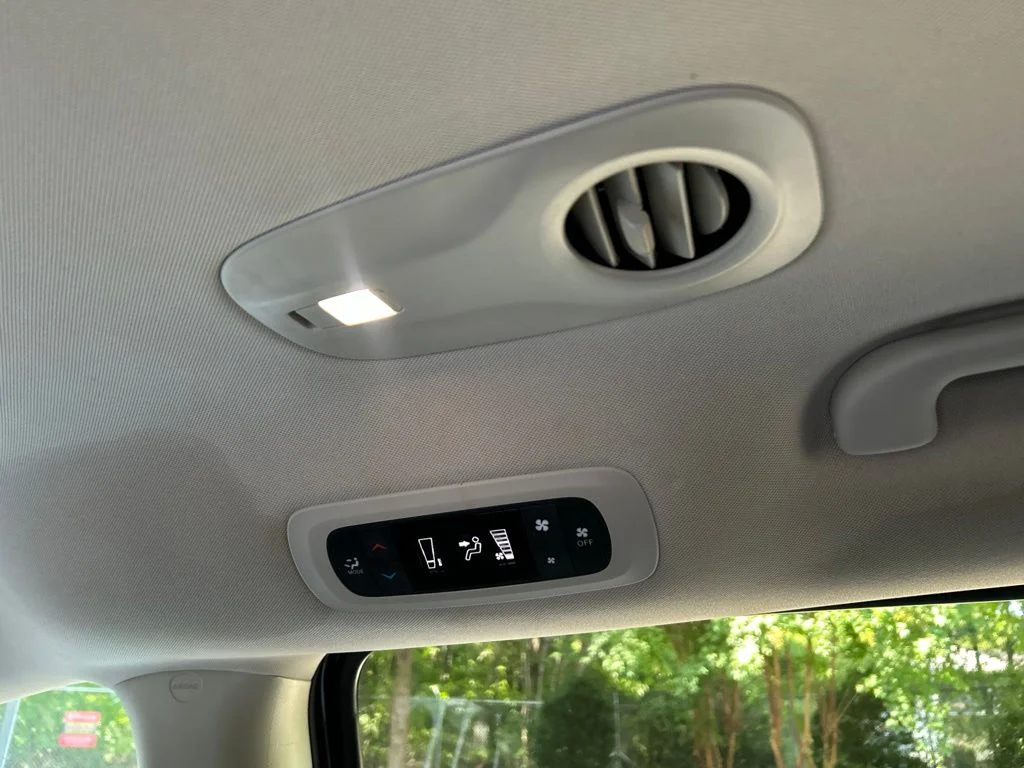 Used 2022 Black Chrysler LX image 28