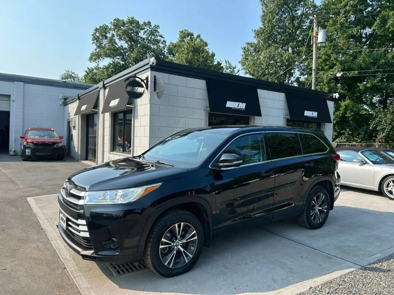 Used 2018 Black Toyota LE Sport Utility 4D image 2