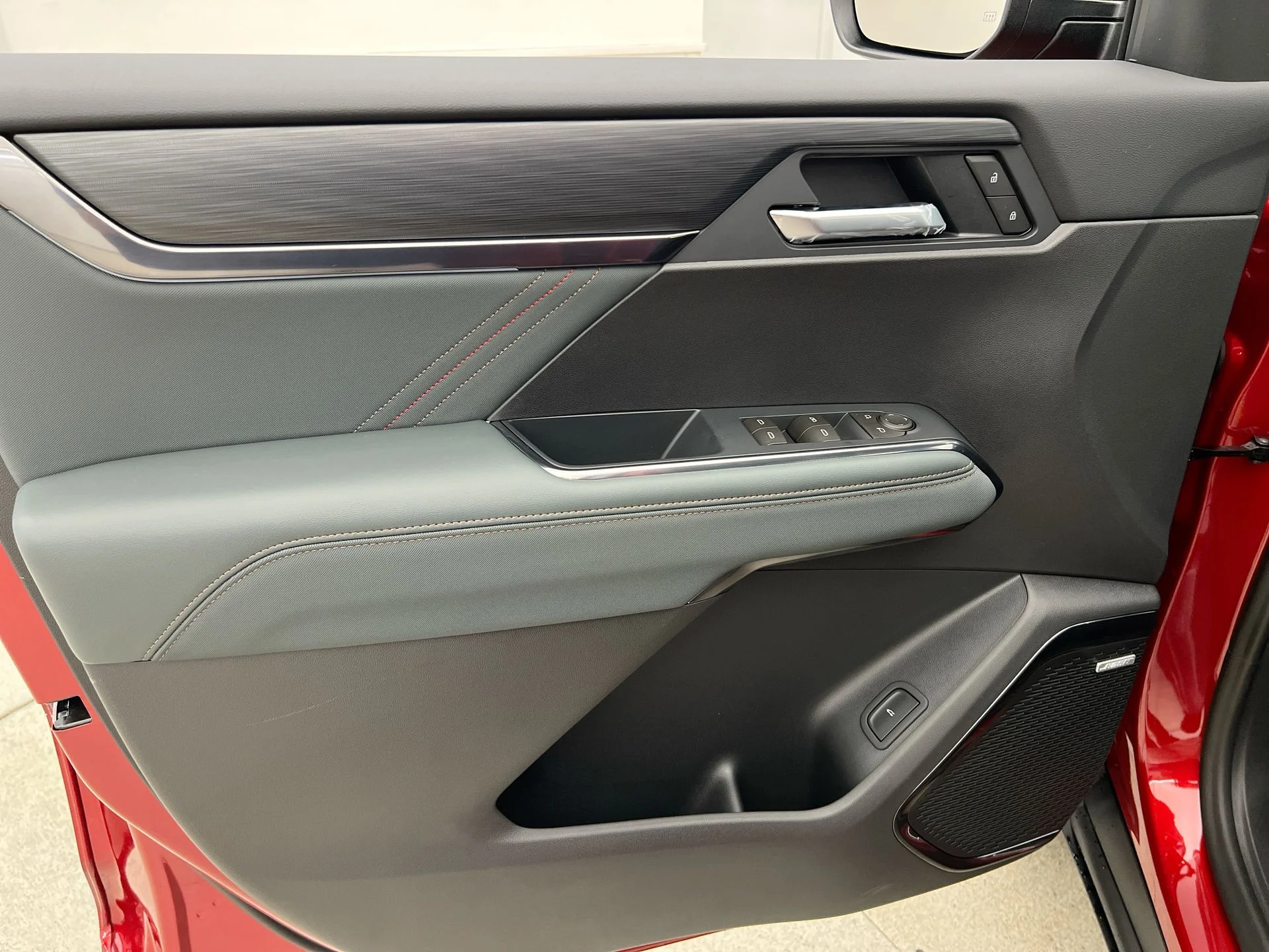 2026 GMC Acadia AT4 - Photo 64