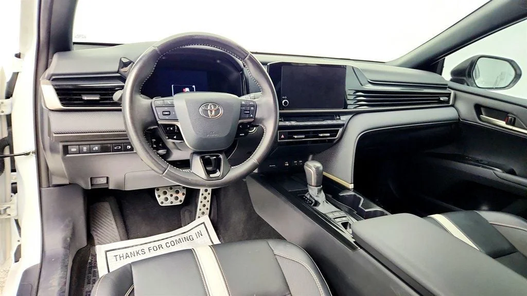 Used 2025 Ice Cap Toyota SE w/ Convenience Pkg image 12
