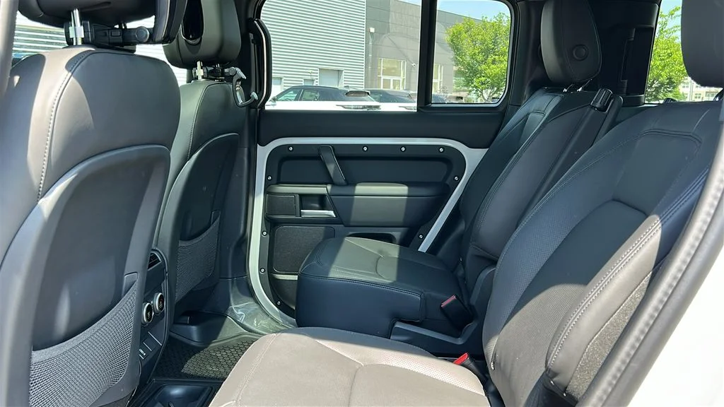 New 2026 Borasco Grey LAND ROVER X-Dynamic SE image 23
