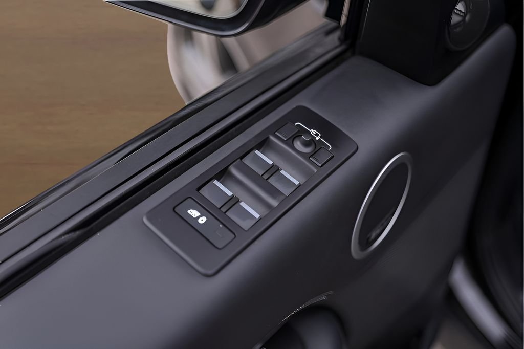 2024 Land Rover Discovery Metropolitan Edition - Photo 27