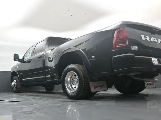 New 2026 Diamond Black Crystal Pearl-Coat Exterior Paint RAM Limited image 43