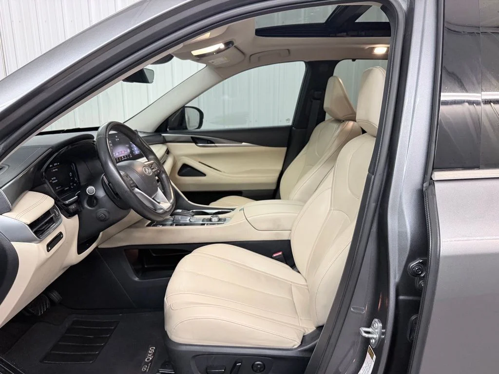 Used 2024 Gray INFINITI LUXE image 11