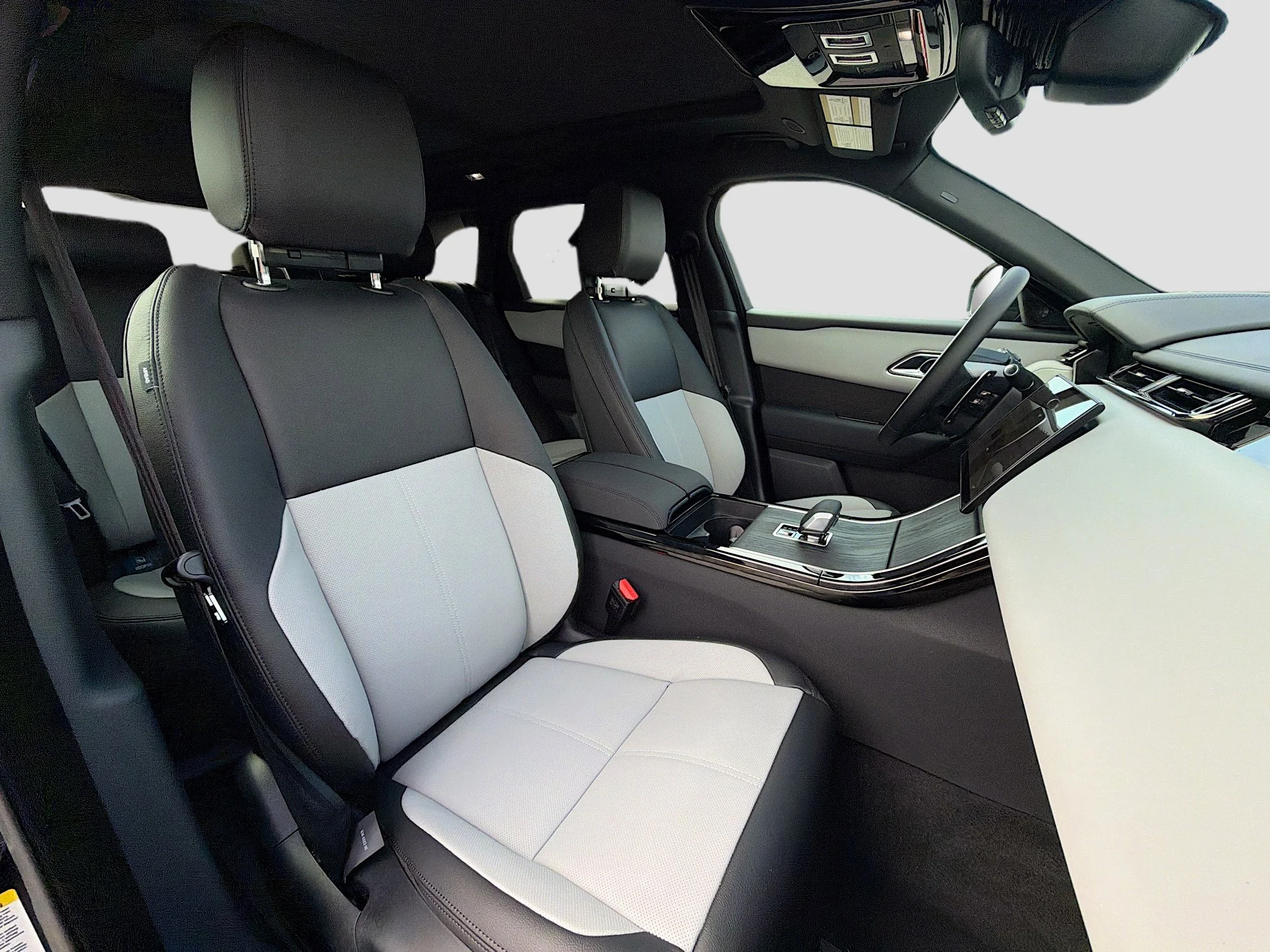 New 2026 Santorini Black Land Rover Dynamic SE image 15