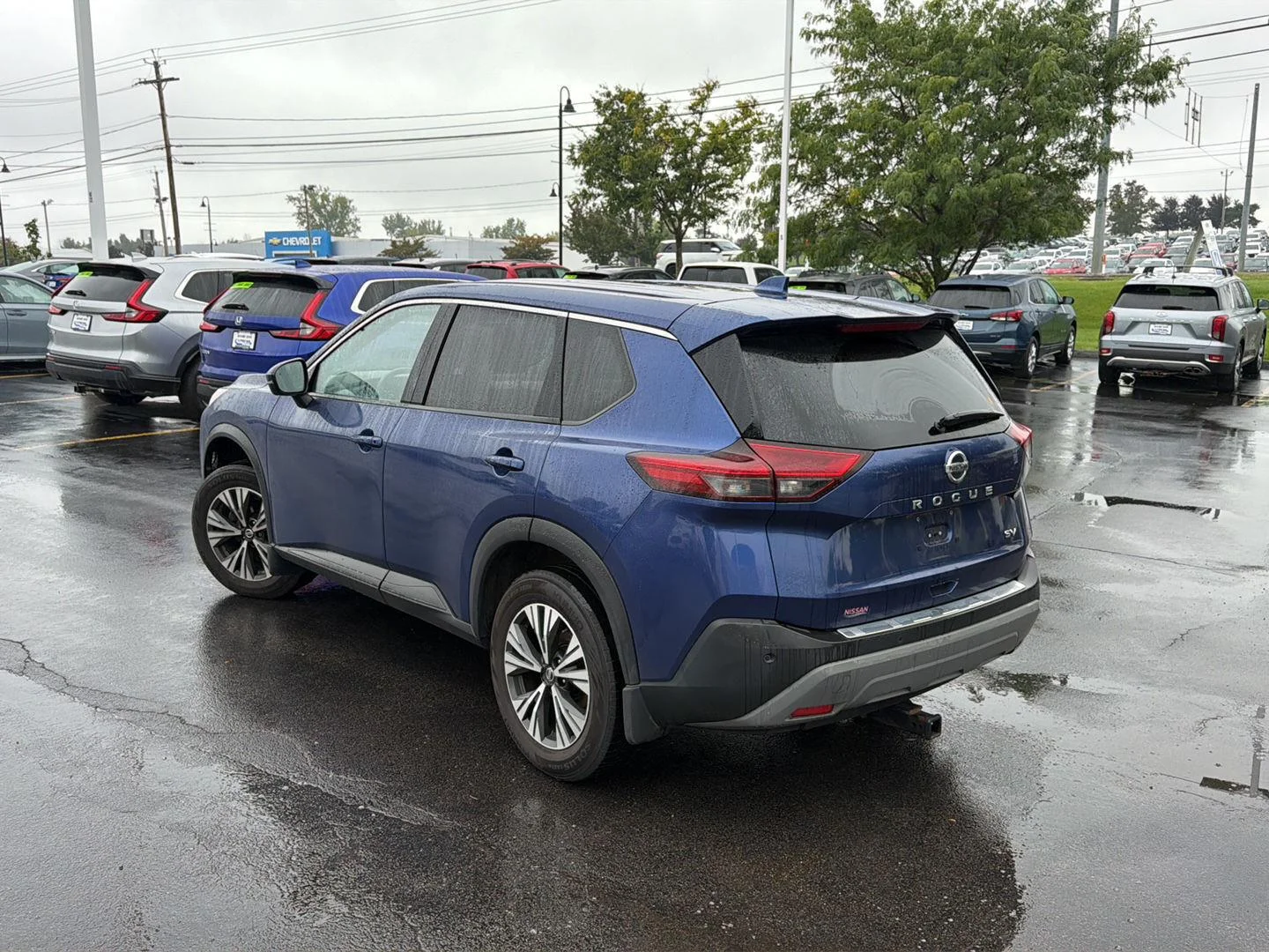 Used 2021 Caspian Blue Metallic Nissan SV image 5