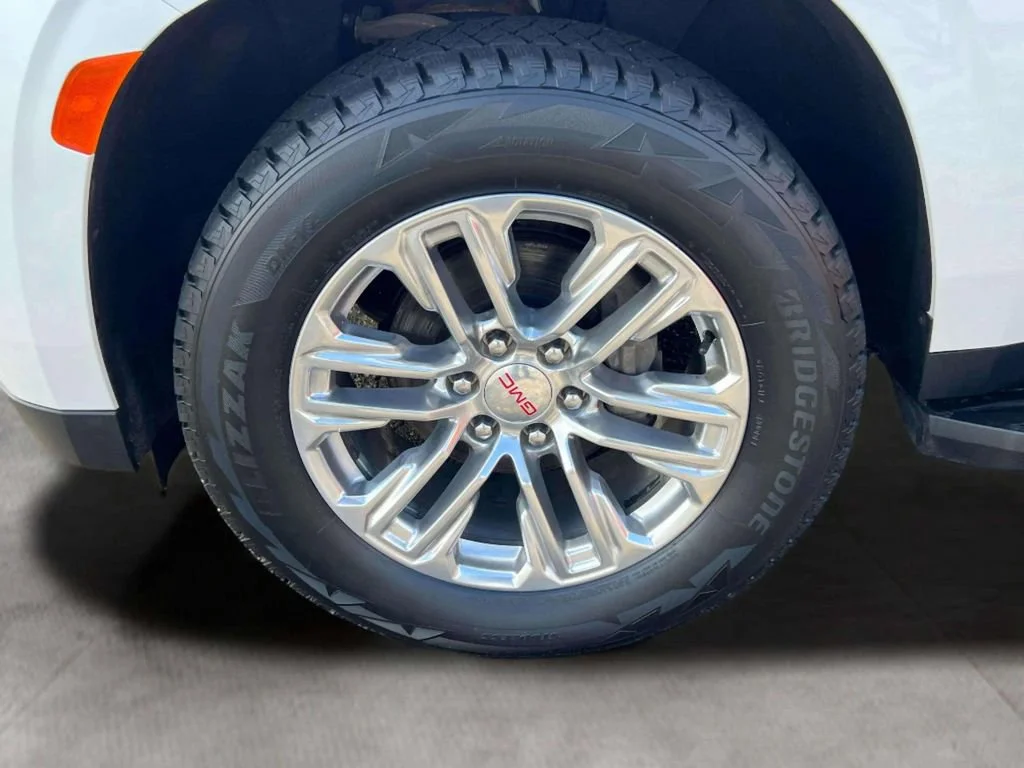 Used 2023 White Frost Tricoat GMC SLT image 7