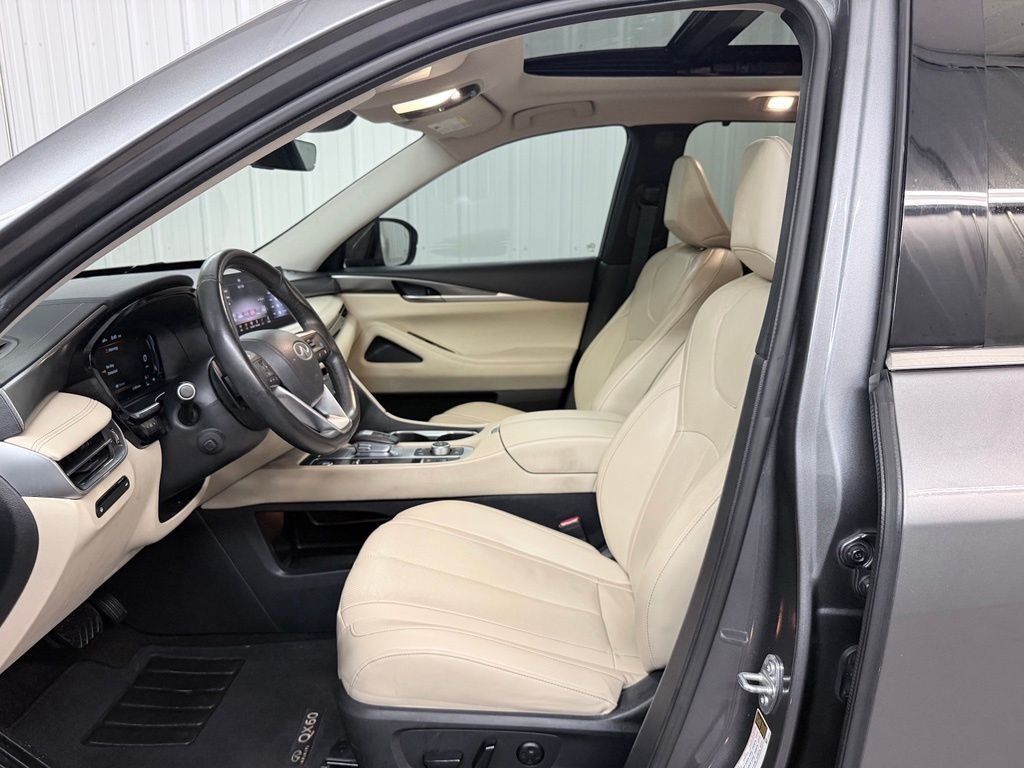 Used 2024 Gray INFINITI LUXE image 11