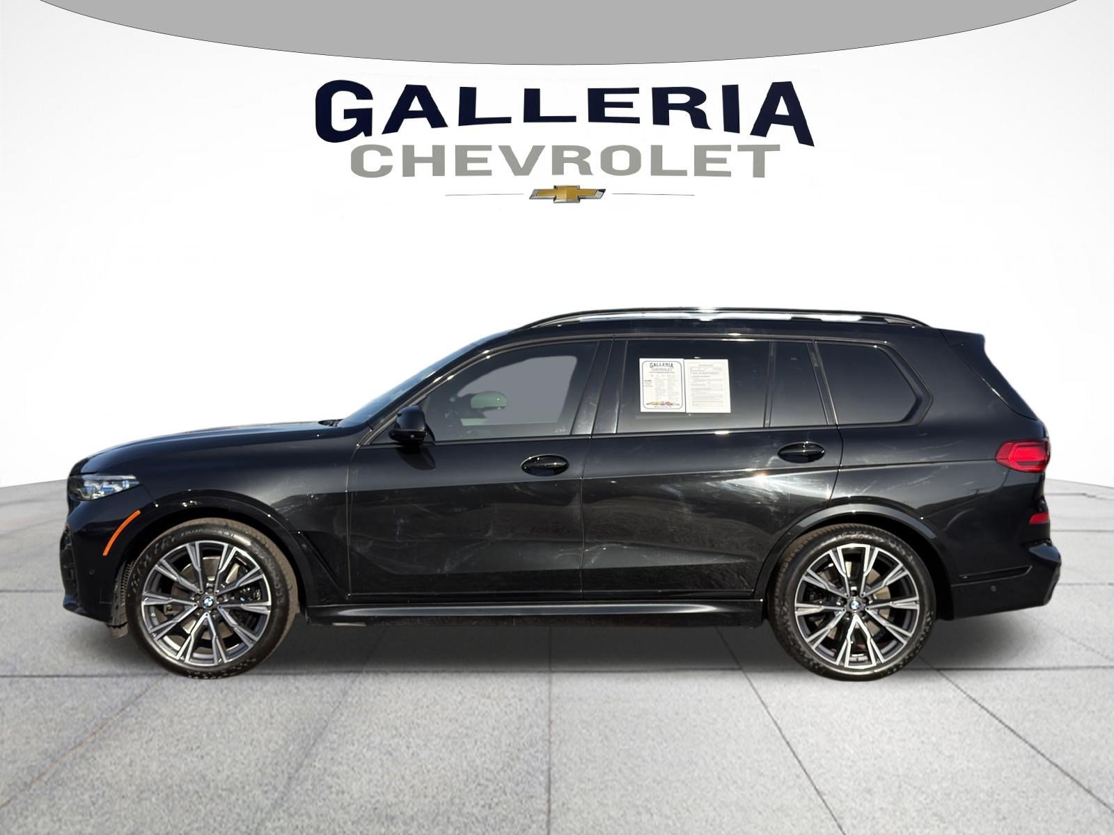 Used 2022 Black BMW M50i image 4