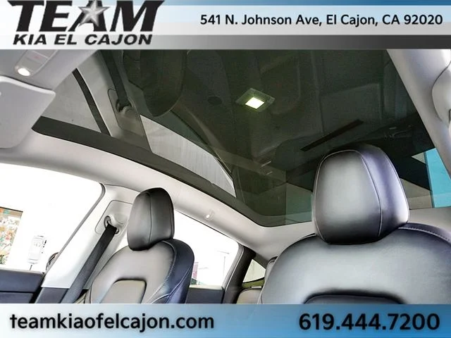 Used 2022  Tesla Long Range image 17