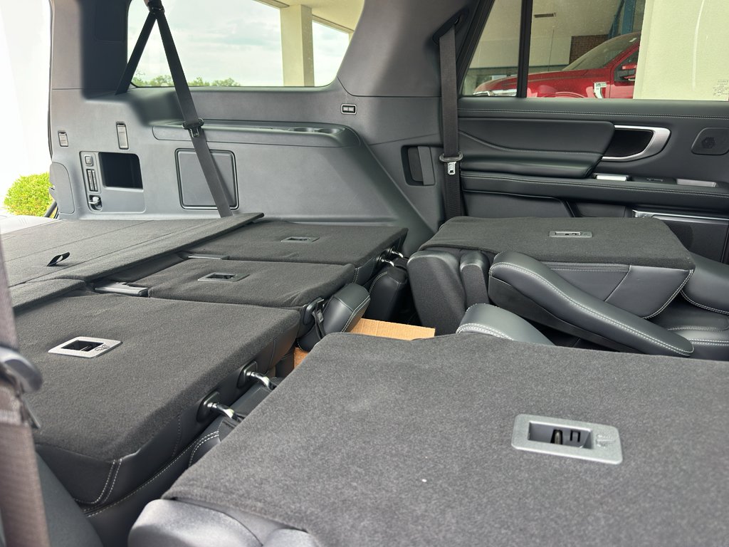 New 2027 Dark Matter Gray Metallic Ford MAX Platinum image 38