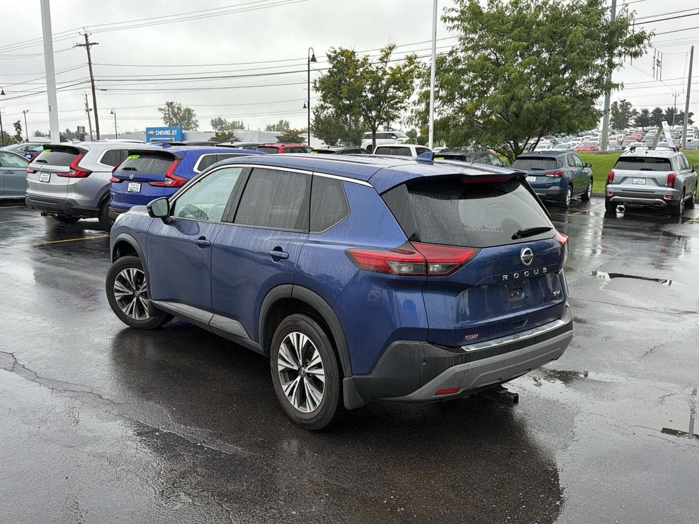 Used 2021 Caspian Blue Metallic Nissan SV image 5