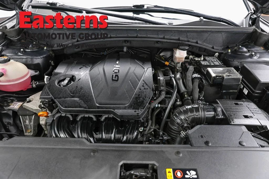 Used 2022 Black Hyundai Limited image 7