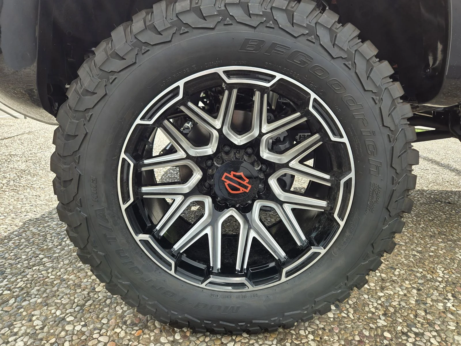 New 2026 Agate Black Metallic Ford F-250® Lariat® image 6