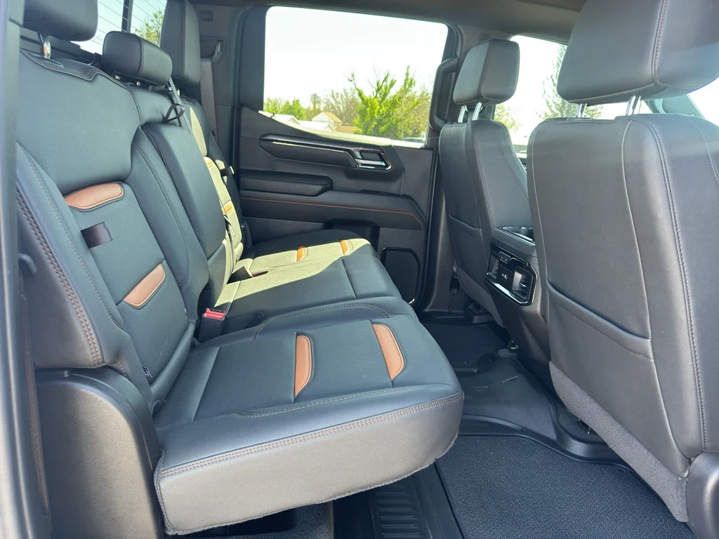 Used 2025 Summit White GMC AT4 image 20