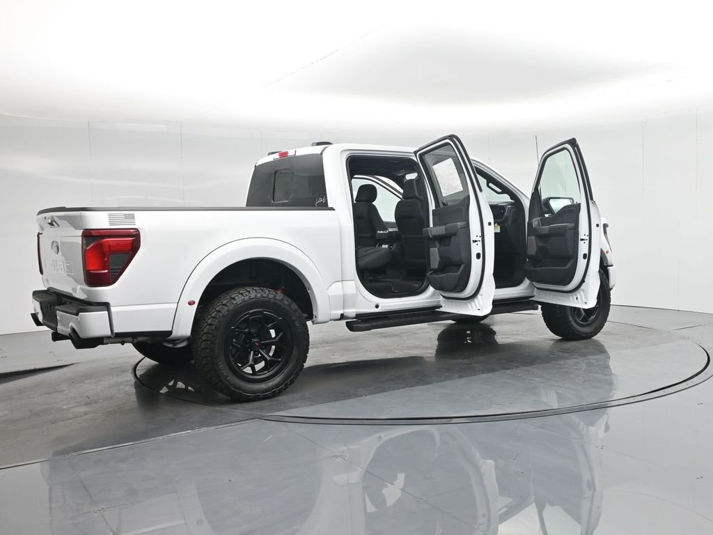 New 2025 Oxford White Ford XLT image 5