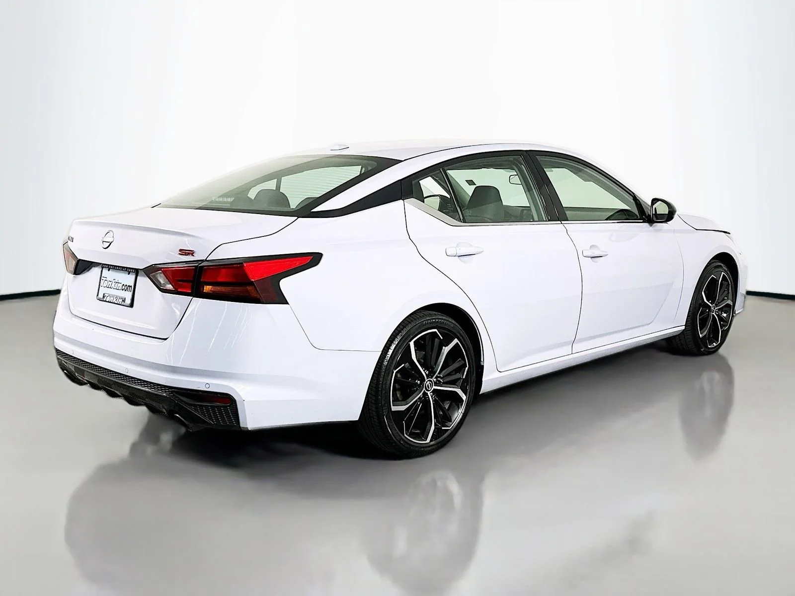 Used 2024 Gray Nissan 2.5 SR image 8