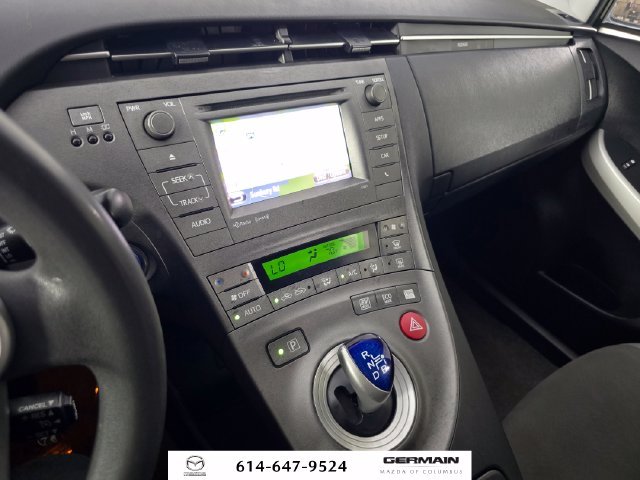 Used 2012 White Toyota Three image 29