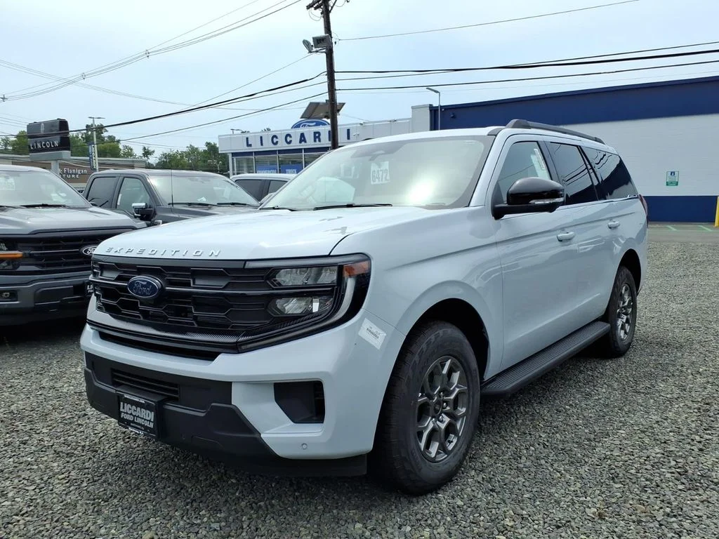 New 2026 Space Silver Metallic Ford Active image 3