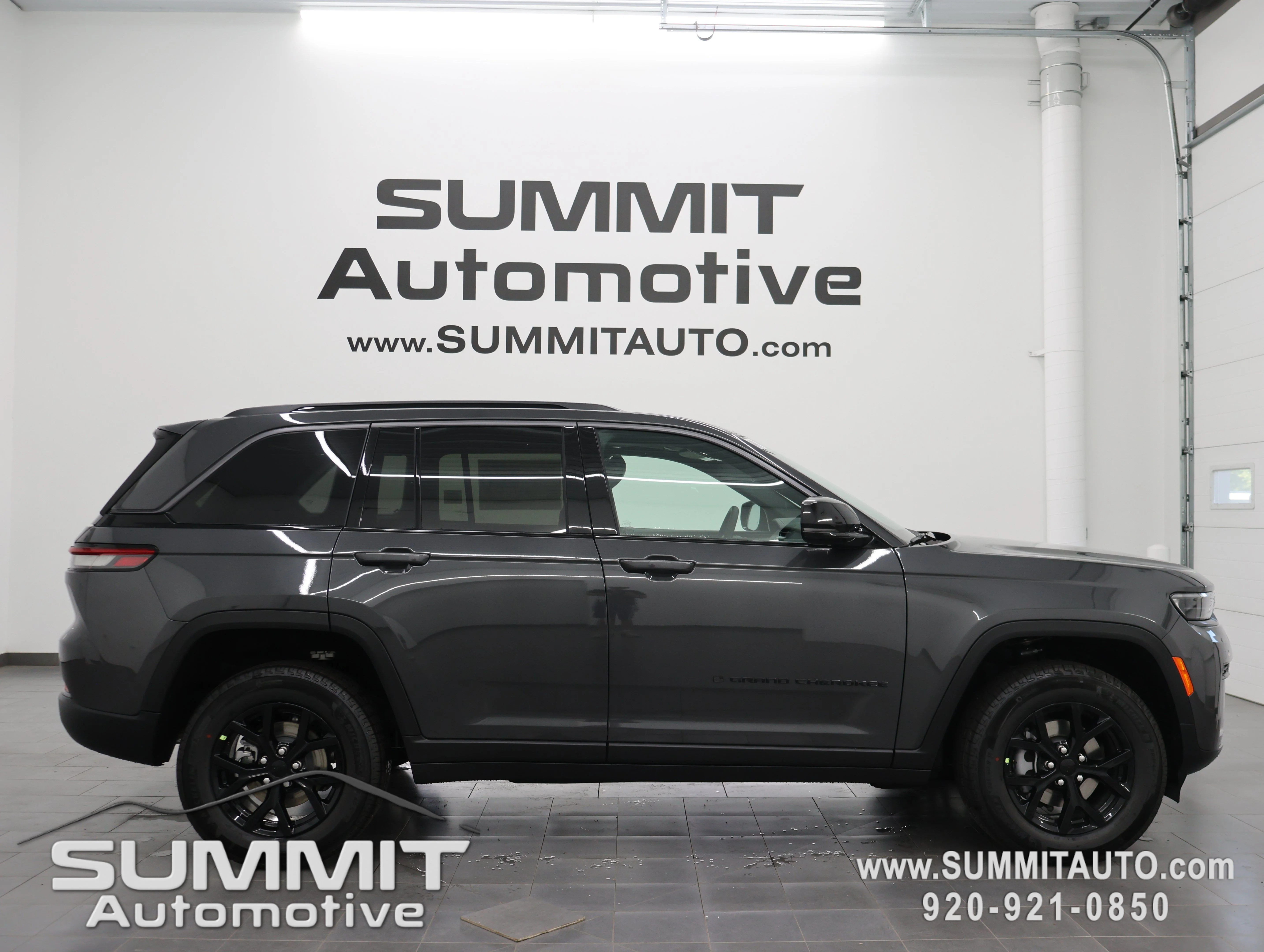 New 2026 Baltic Gray Metallic Clearcoat Jeep Altitude image 1