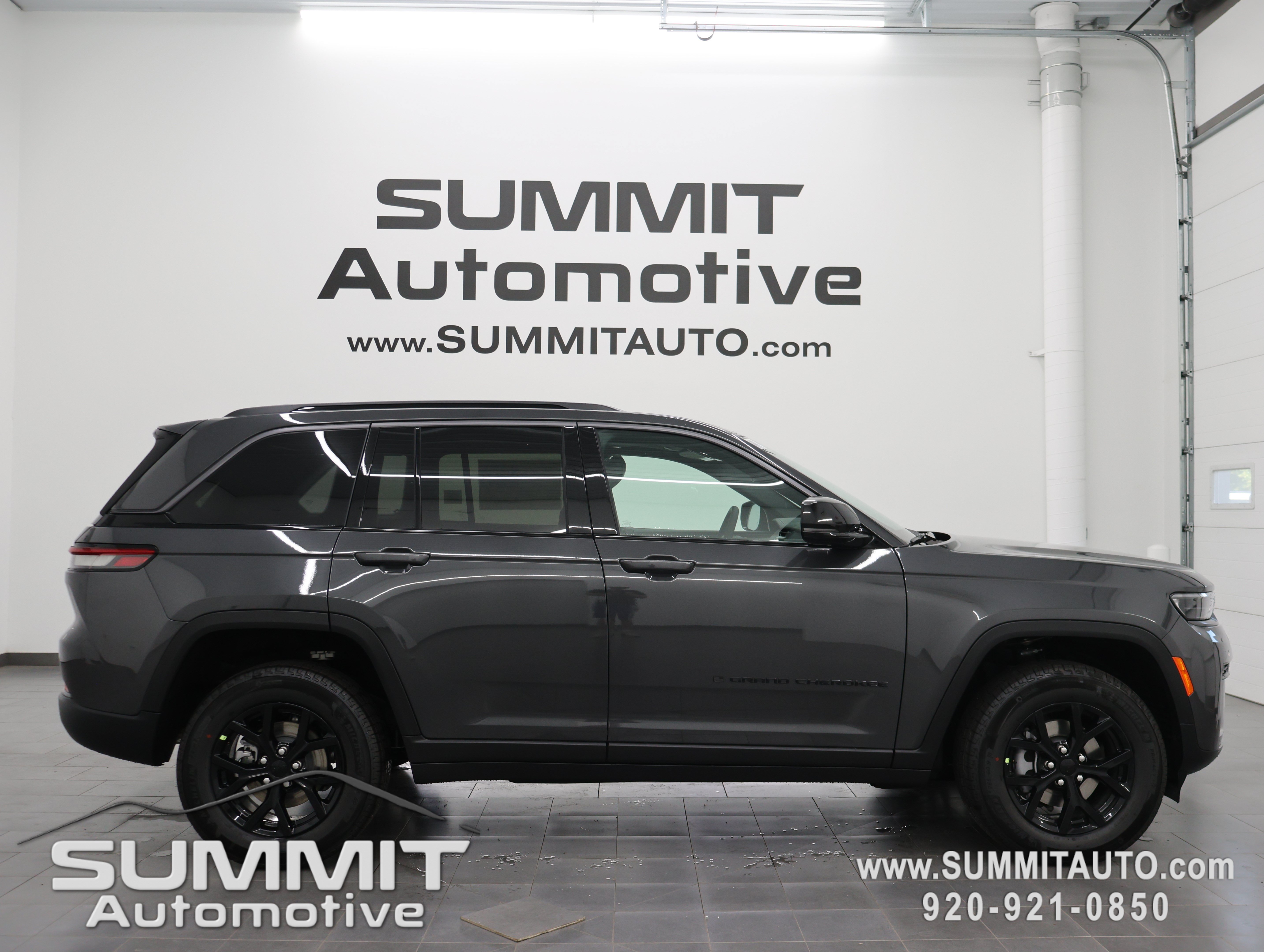 2026 Jeep Grand Cherokee Laredo