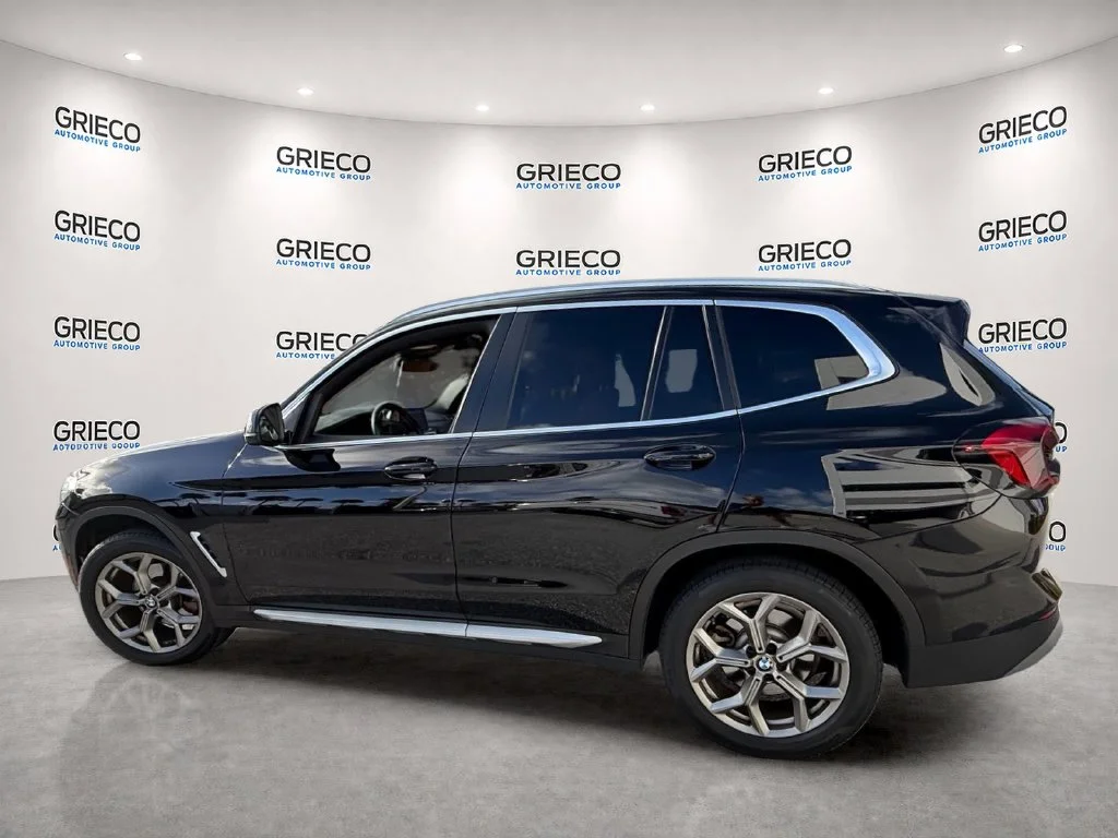Used 2022 Jet Black BMW xDrive30i image 5