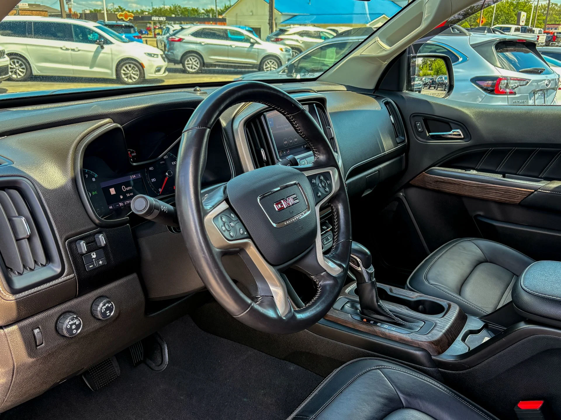 Used 2022 Gray GMC Denali image 17