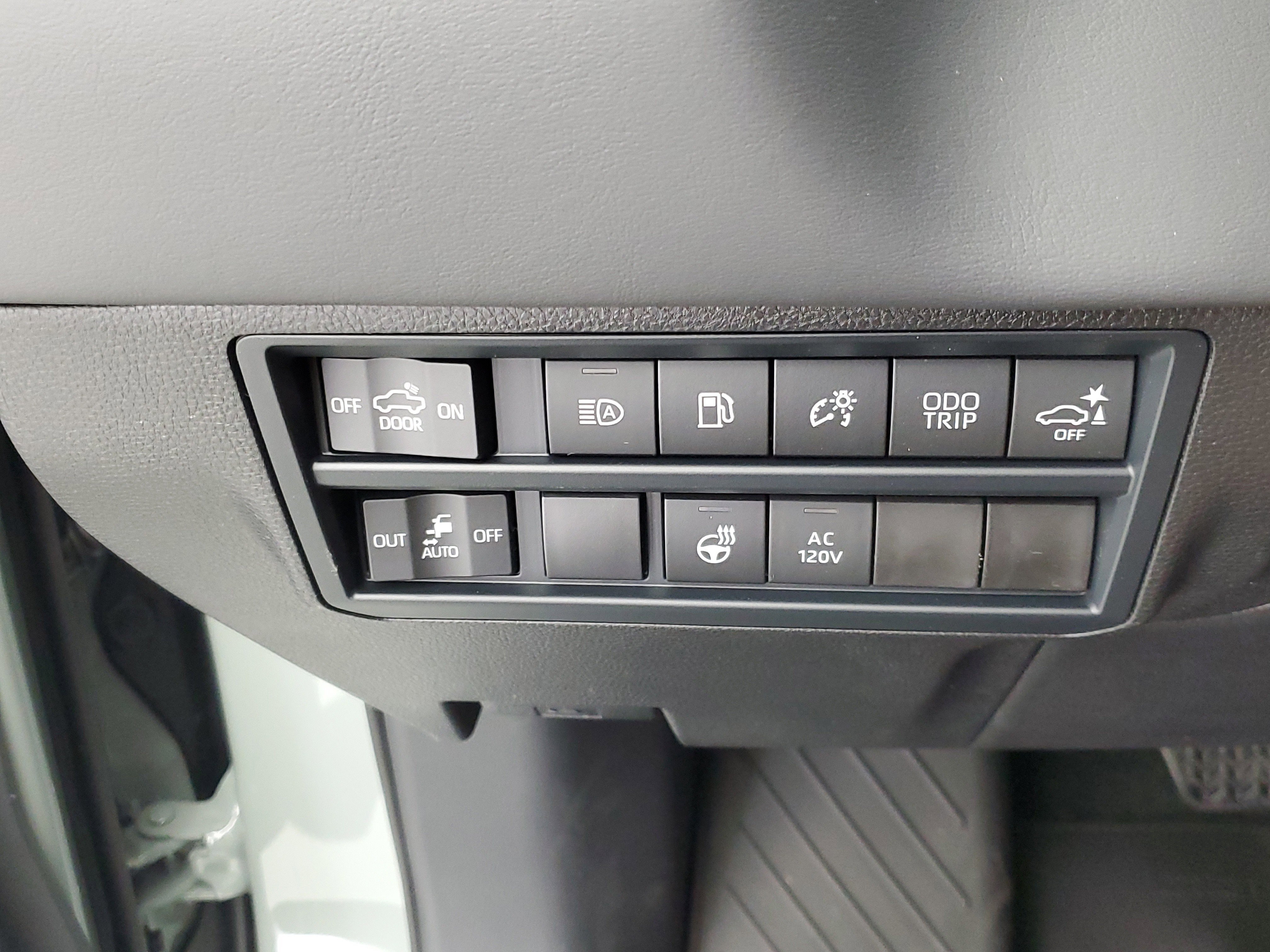 New 2026 Lunar Rock Toyota Tundra Platinum image 32