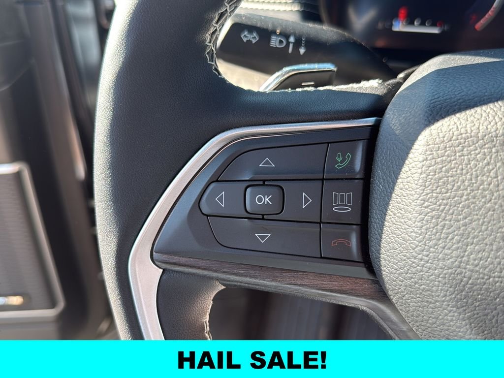 Used 2024 Gray Jeep Limited image 9
