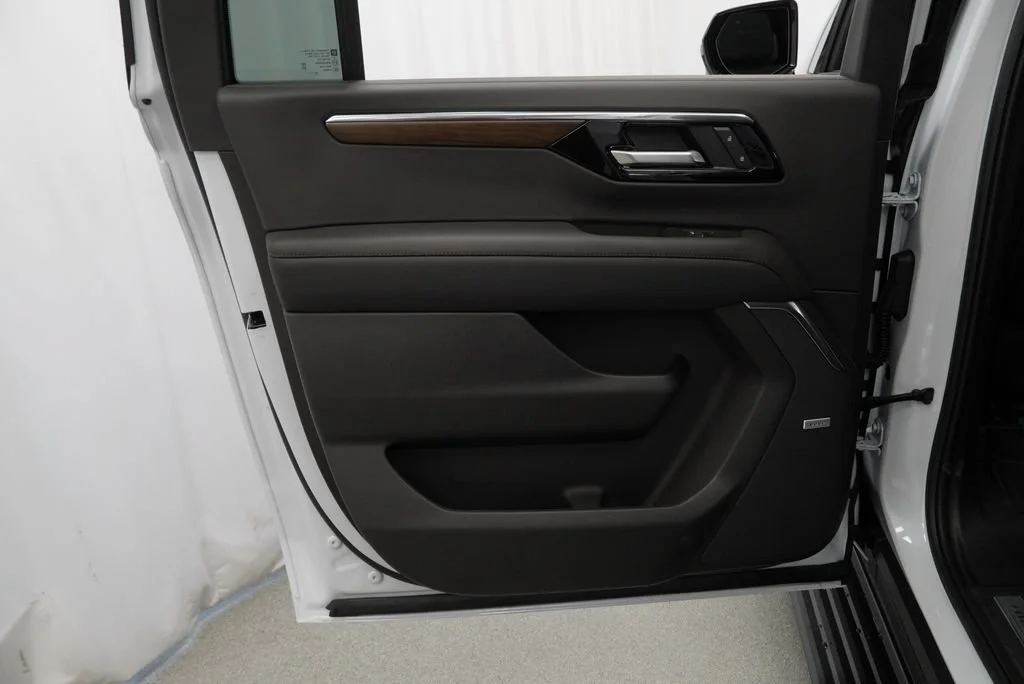 New 2026 Polar White Tricoat Chevrolet High Country image 26