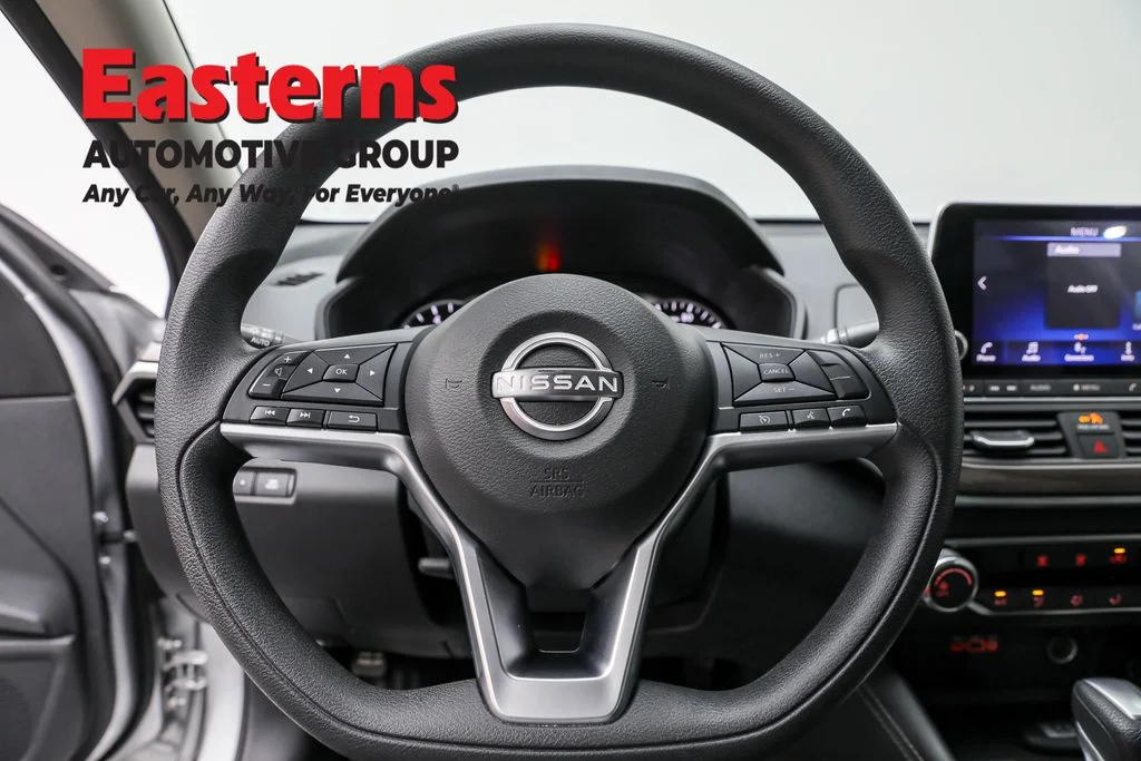 Used 2023 Silver Nissan 2.5 SV image 10