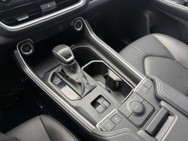 Used 2025 Black Toyota XLE image 24