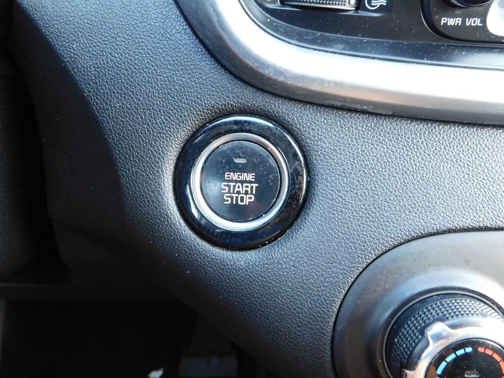 Used 2020 White Kia SX image 36