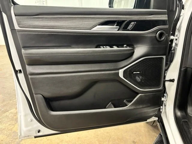 Used 2024 White Jeep Series II image 17