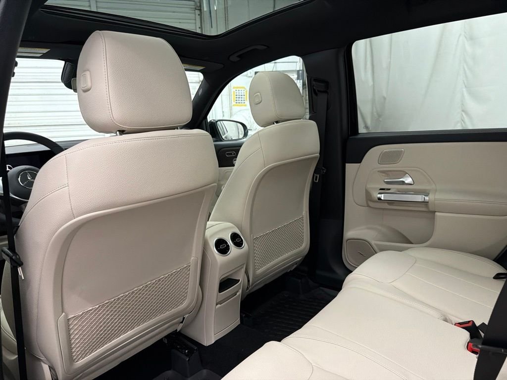 New 2026 Night Black Mercedes-Benz GLB 250 image 17
