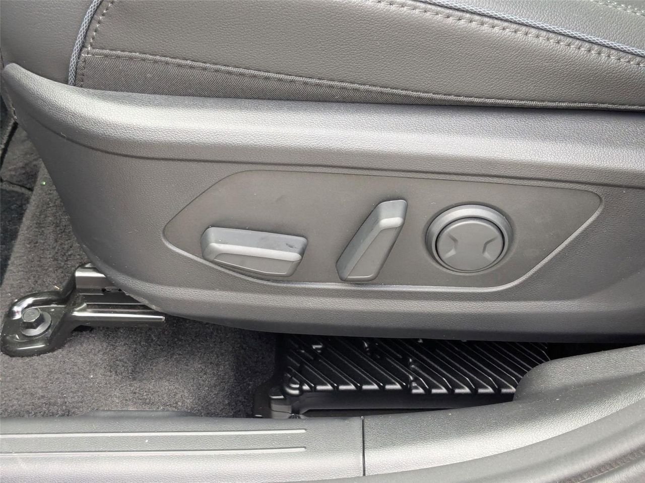 2025 Hyundai Tucson Limited - Photo 15