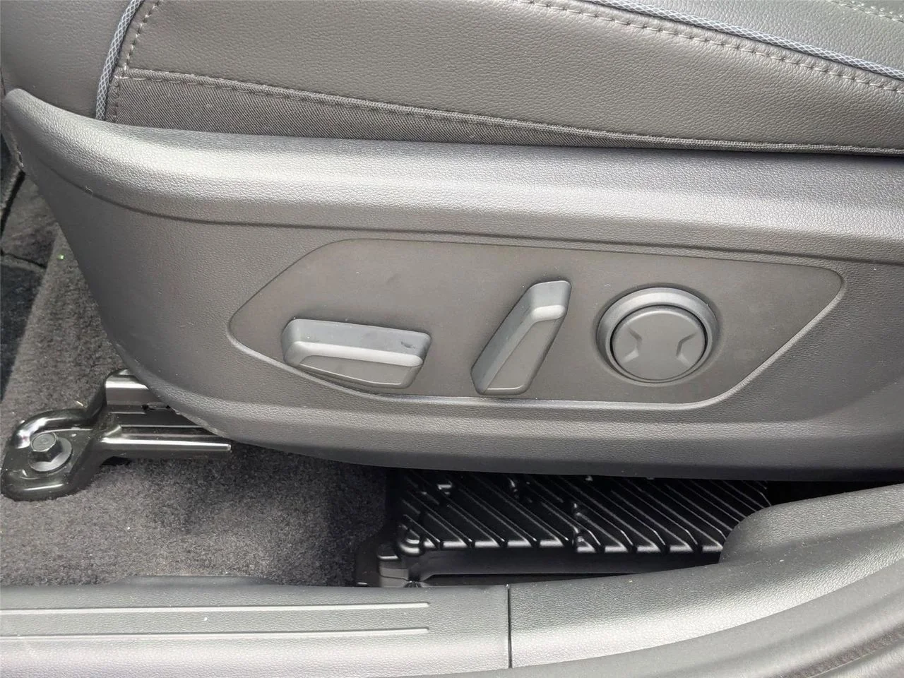 2025 Hyundai Tucson Limited - Photo 15
