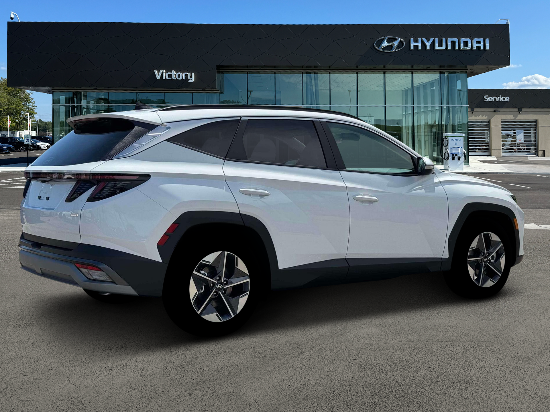 New 2026 White Hyundai SEL Premium image 8